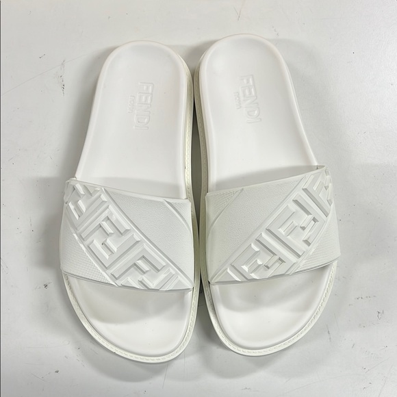 Fendi Embossed Logo White Slides men uk 6 usa 7 new in box - Picture 3 of 6